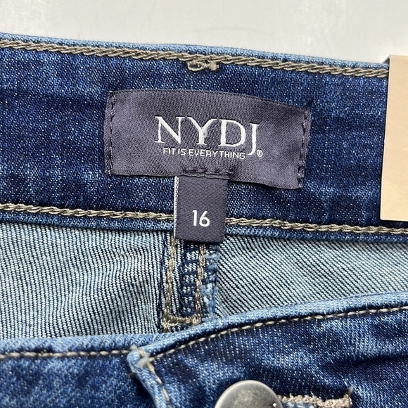 NYDJ Briella Short Roll Cuff NWT Shorts Size 16 - Picture 10 of 16